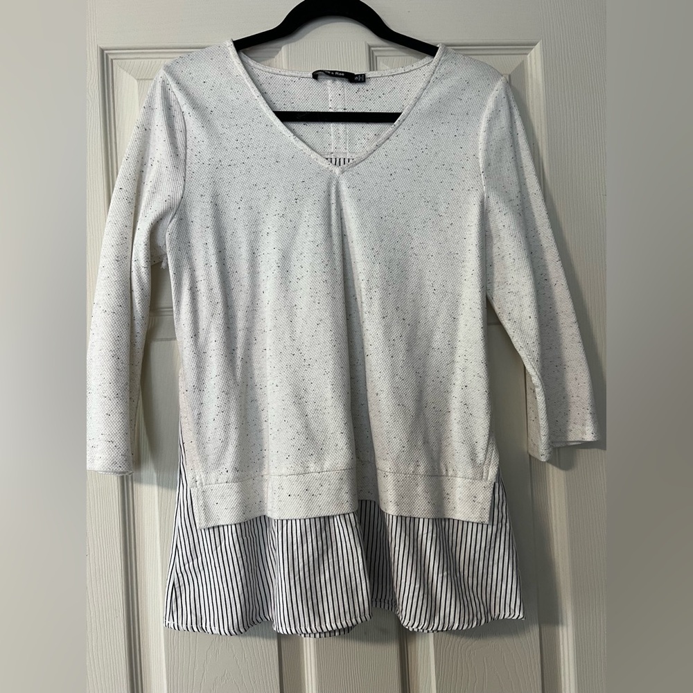 Doe & Rae V-Neck Top